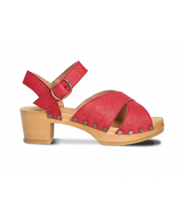 Zuecos veganos NAE Magnolia rojo tacon madera pinatex zapatos veganos ecologicos