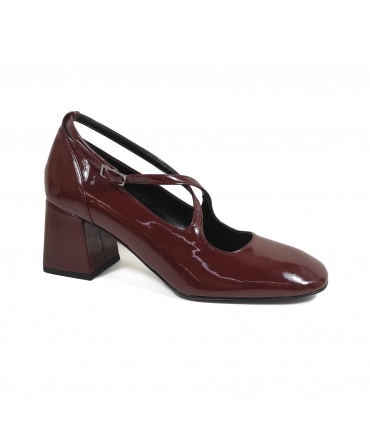 VSI MEGGY rote vegane Lackpumps mit doppelt geflochtenem Riemen und breitem Absatz, hergestellt in Italien