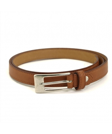 Cinturón vegano VSI AVEN de piel color manzana con hebilla rectangular. Fabricado a mano en Italia.