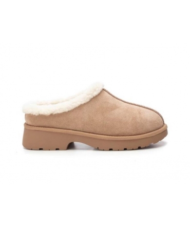 XTI Scarpa bassa vegan imbottita zoccolo invernale finto pelo beige slip-on
