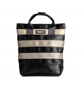 Mochila JAGGERY vegana reciclada con cinturones con cremallera