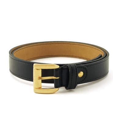 Cinturón vegano VSI AVERIS con hebilla cuadrada dorada y manzana negra. Hecho a mano en Italia.