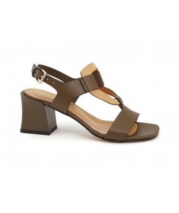 Sandalias veganas de verano bicolor VSI AIDES con tacón ancho y tira. Hechas en Italia.