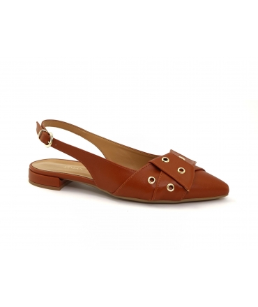 Zapatos veganos de caña baja de verano VSI MENDY con puntera color terracota, fabricados en Italia.