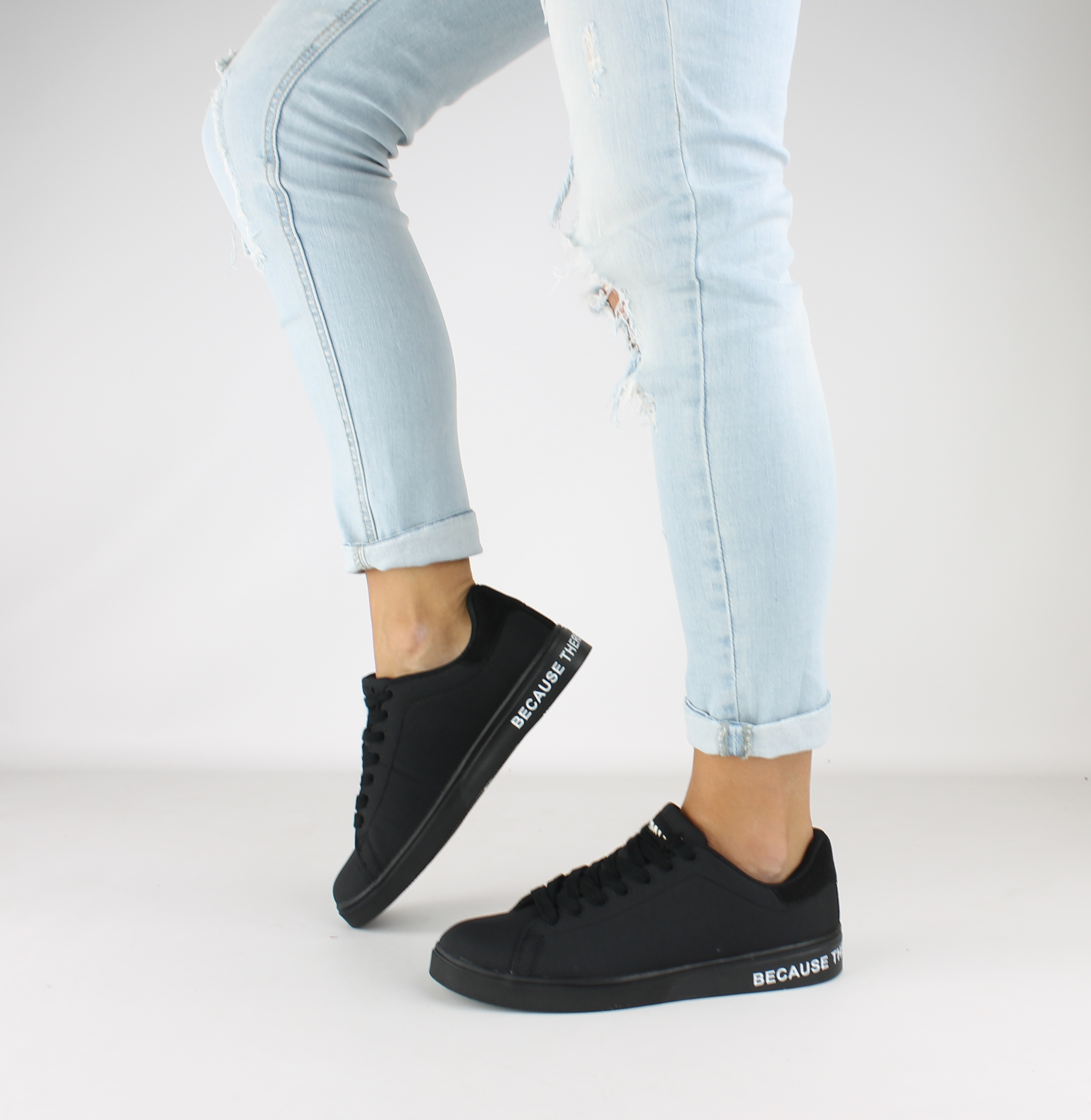 ecoalf-scarpe-sneakers-vegan-nero-indossato