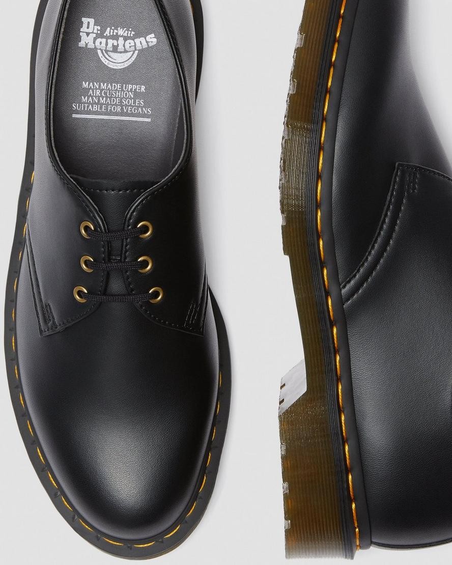 dr martens vegan scarpa bassa nera