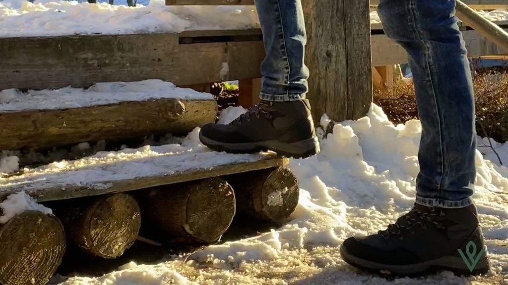 Come Pulire le Scarpe da Trekking Vegan - scarponi indossati